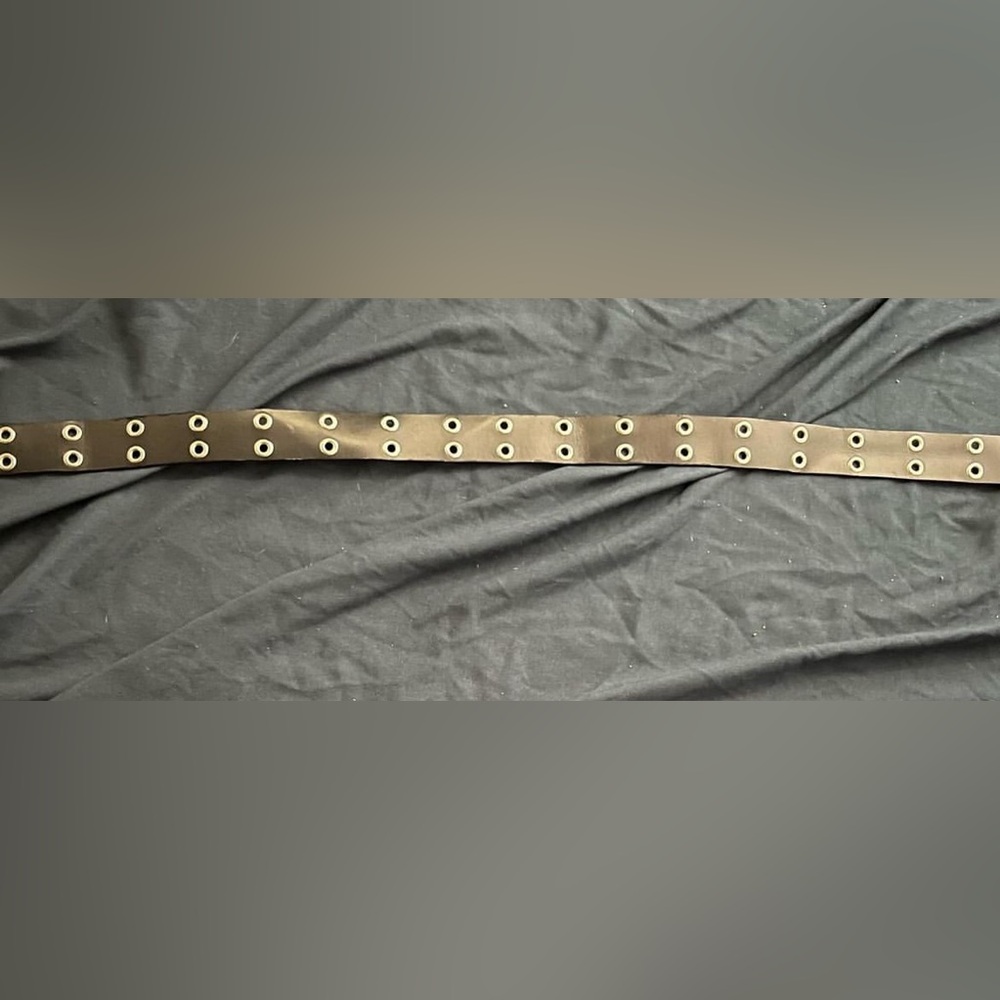 black and sliver belt